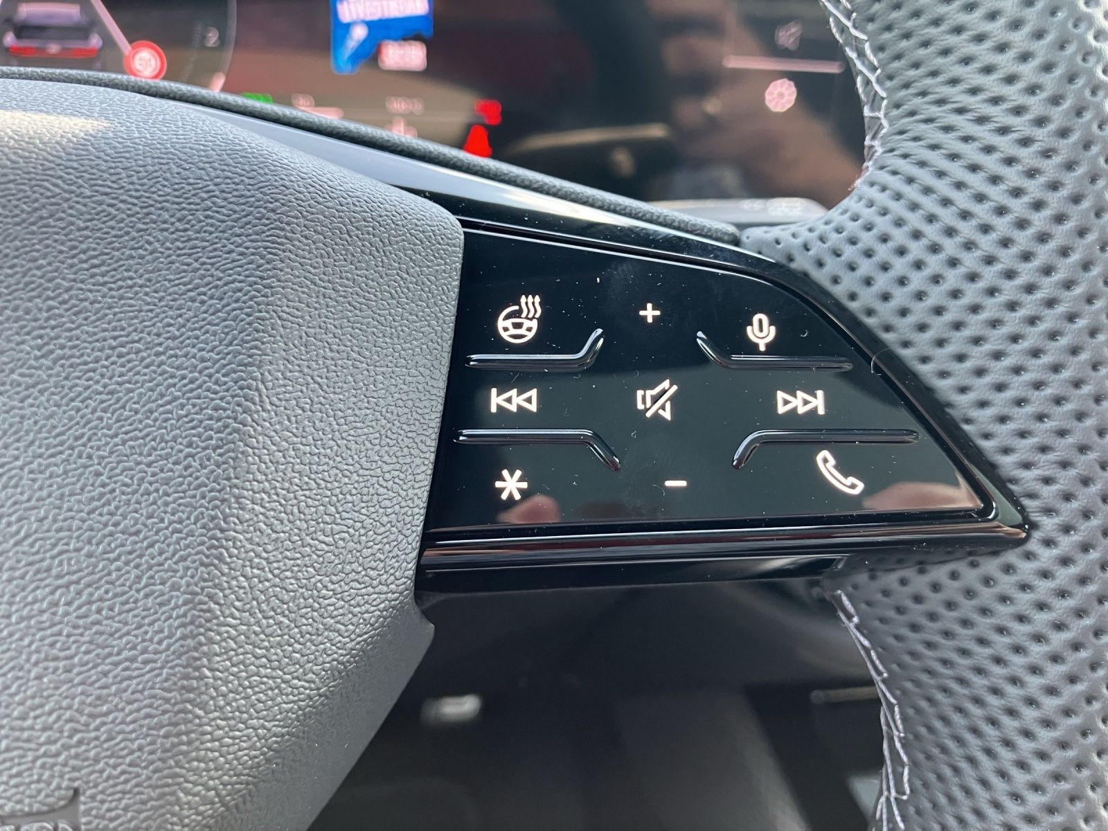 Fahrzeugabbildung Audi A6 Avant TDI edition one Q PANO MATRIX TECH PRO