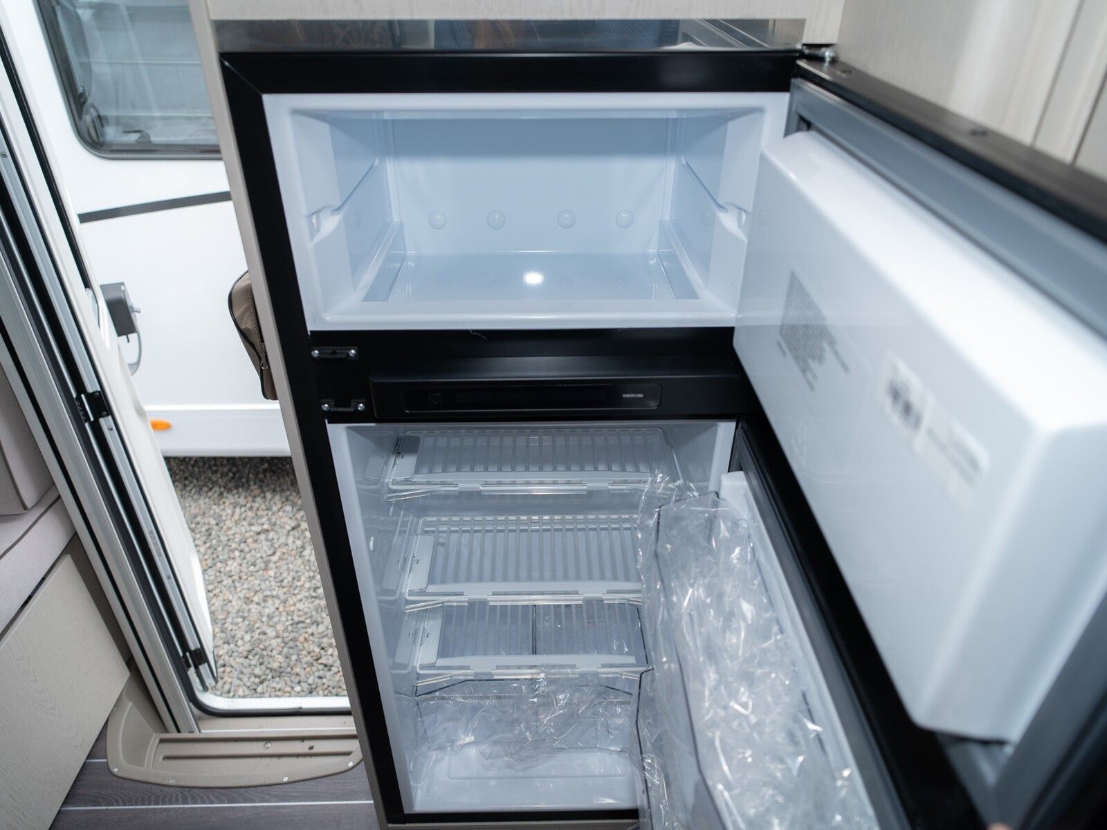 Fahrzeugabbildung Rimor Seal 95 Plus AKTION *Lithium*Hubbett*gr.Kühls.*