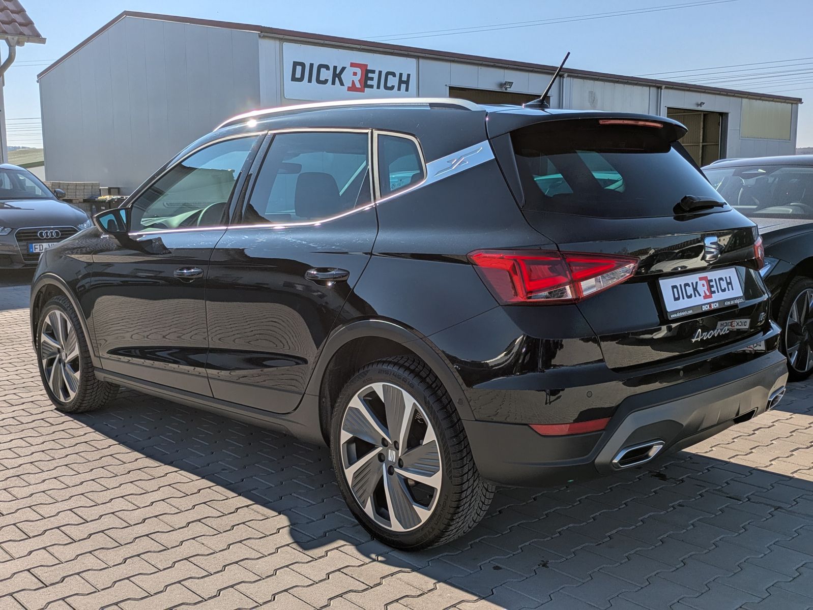 Fahrzeugabbildung SEAT Arona 1.5 TSI FR DSG AHK*ACC*LED*APP*DAB*KAMERA