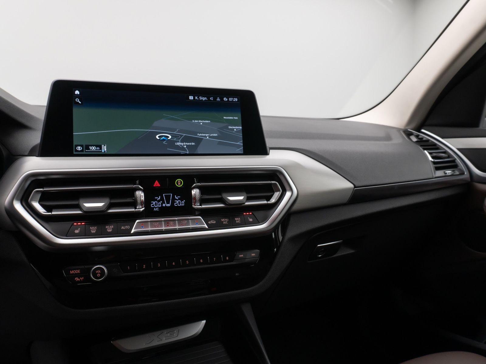 Fahrzeugabbildung BMW X3 xD30e Kamera HUD DAB AHK Sport Komfort Leder