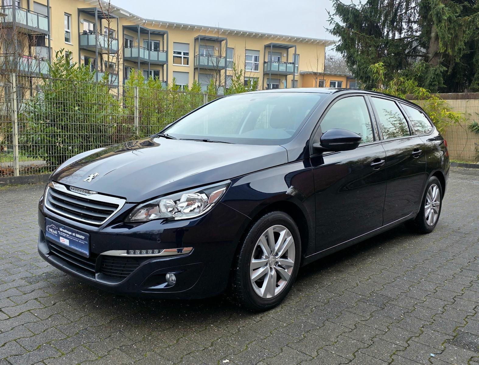 Peugeot 308 SW / R-Kamera / Navi / Scheckheftgepflegt