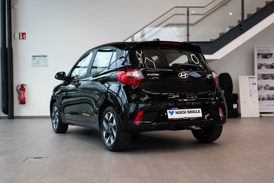 Fahrzeugabbildung Hyundai i10 1.2 Benzin A/T Trend