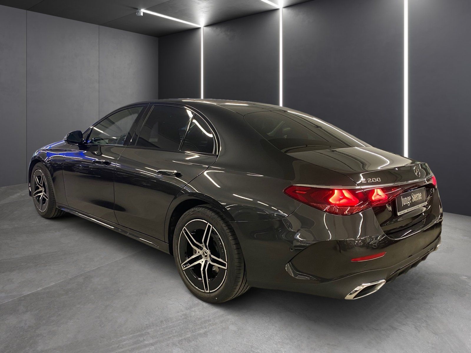 Fahrzeugabbildung Mercedes-Benz E 200 AMG*Distro*Totwink*Night*LED*Kam*CarPlay*