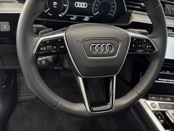 Audi Q8 e-tron - 9