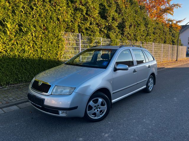 Skoda Fabia Combi Elegance 1.4 AHK/KLIMA/SHZ/NAVI/TÜV