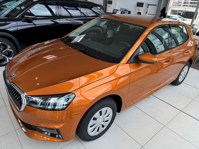 Fabia Essence 1.0 SHZG*Klima*PDC*LED*4-TürenNEU!