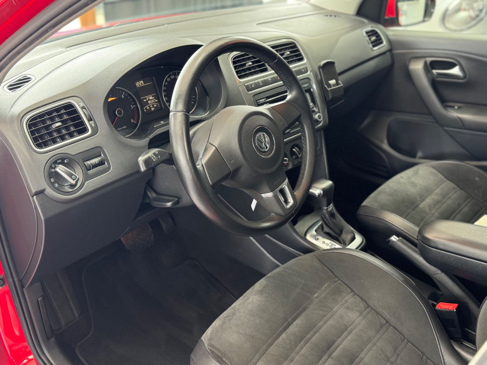 Fahrzeugabbildung Volkswagen Polo V Highline*AUTOMATIK*TOPZUSTAND*SCHECKHEFT*