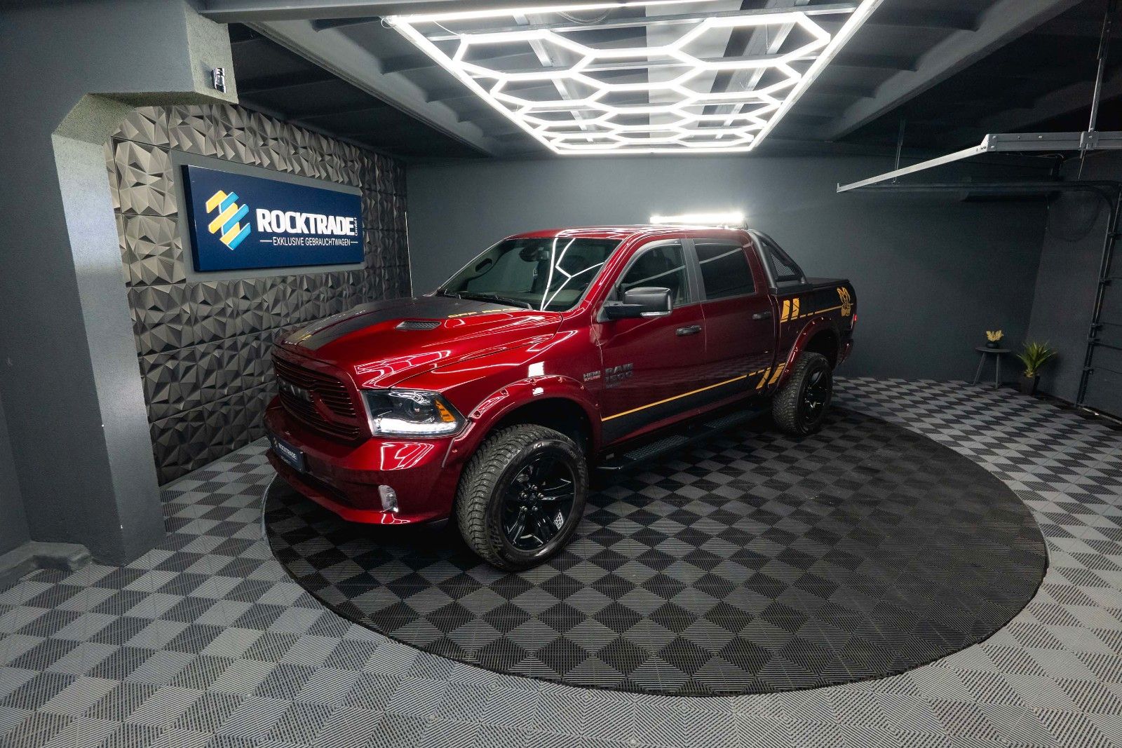 Fahrzeugabbildung Dodge RAM 5.7 V8 HEMI 4x4 OFFROAD Night-Paket *LED*AHK