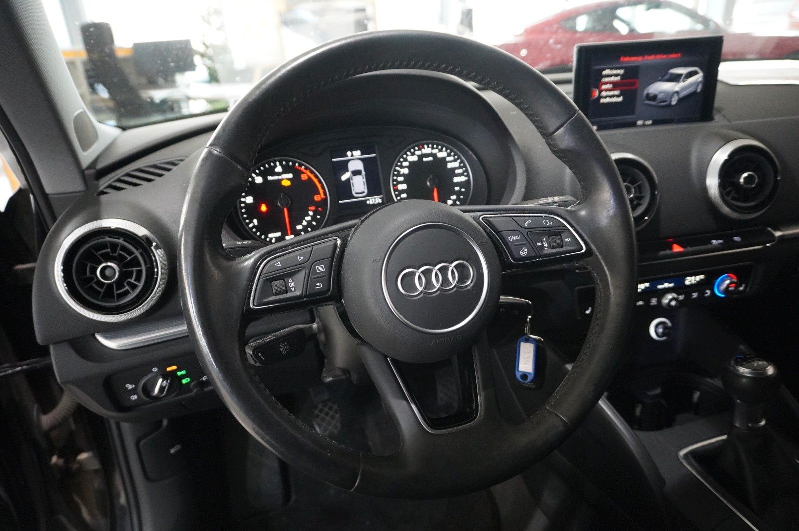 Fahrzeugabbildung Audi A3 Sportback 30 TDI S-LINE NAVI/LED/SH/SPORT/PDC