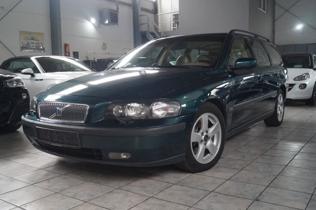 Volvo V70 T5 2,3 Premium*Autom.*Leder*Navi*Memory*Kam.