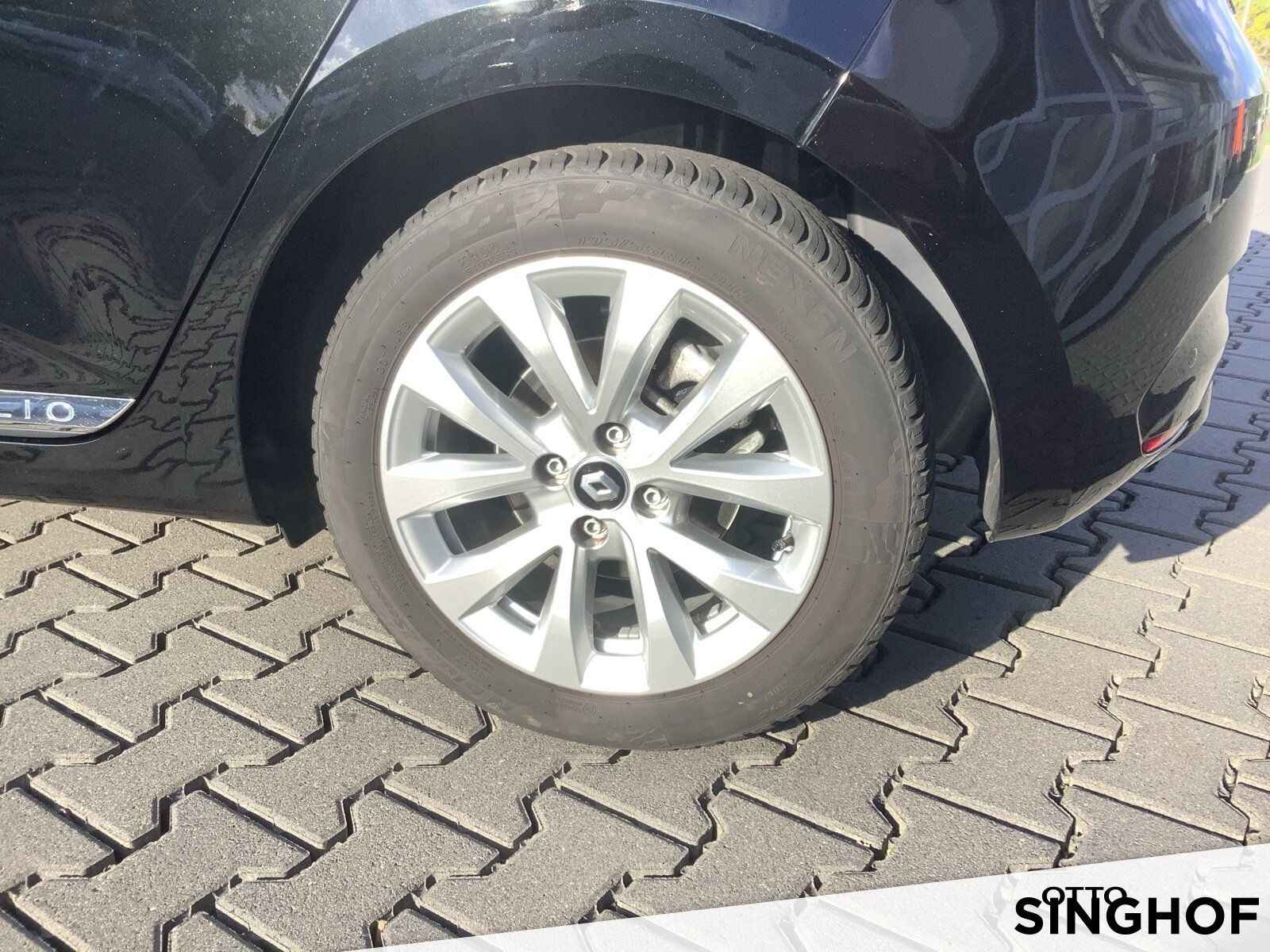 Fahrzeugabbildung Renault Clio V 1.6 E-TECH Hybrid 140 Intens (Euro 6d)