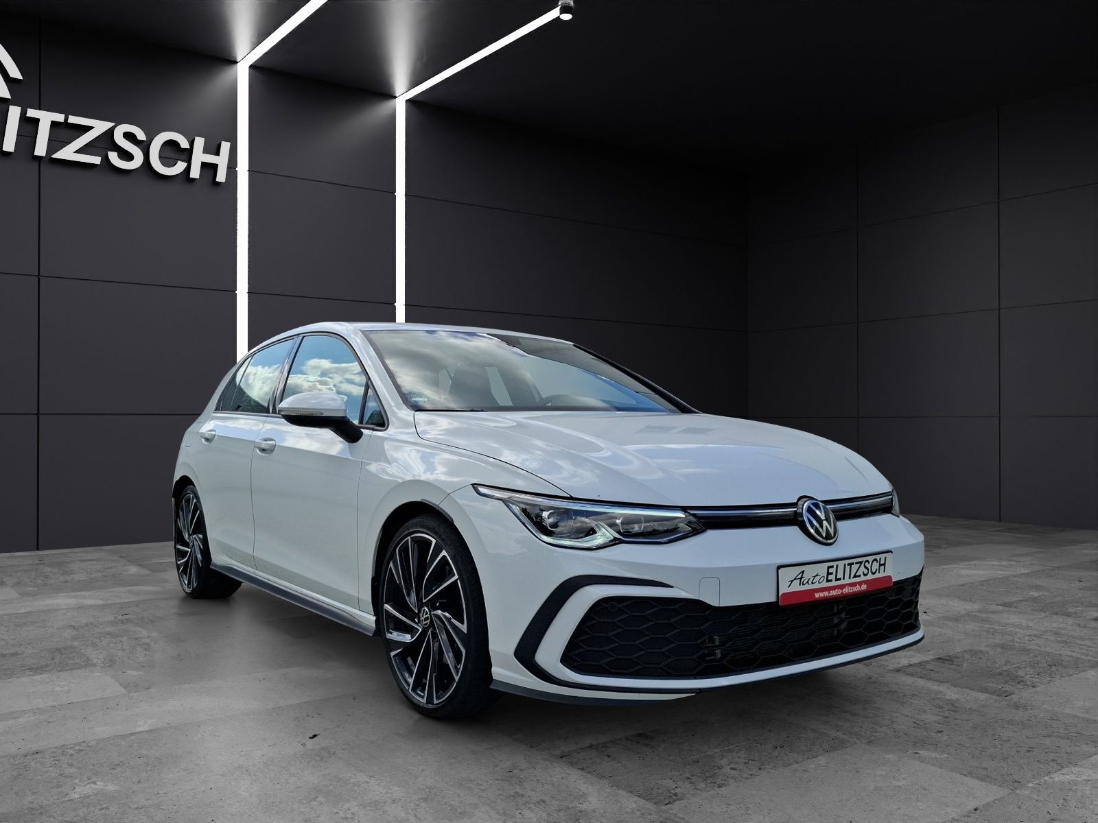 Fahrzeugabbildung Volkswagen Golf VIII GTD LEDplus Navi AID ACC PDC SH 19"