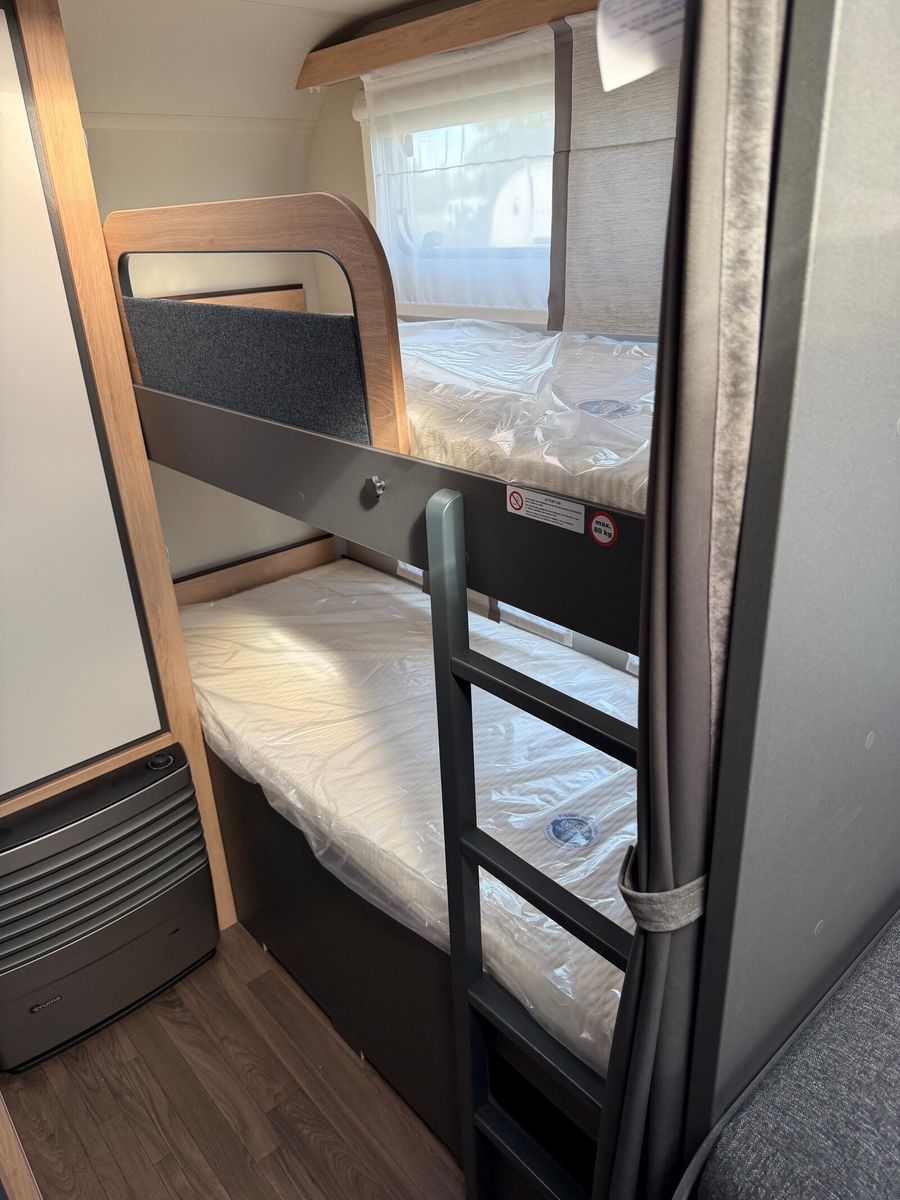 Fahrzeugabbildung Knaus Sport 500 KD Markise Etagenbett Design Paket