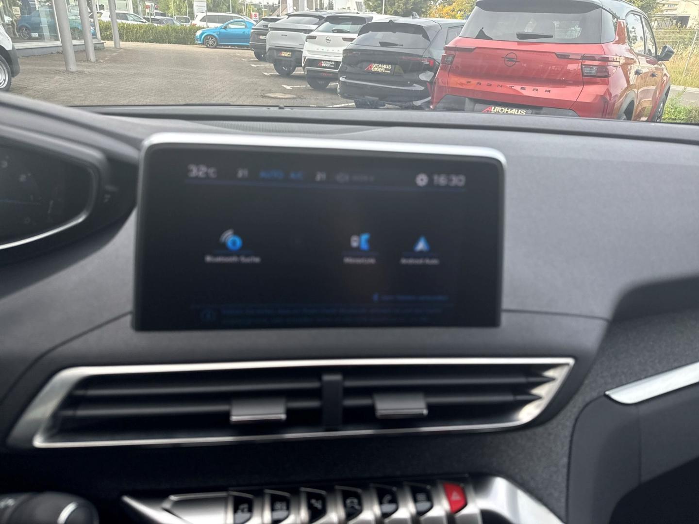 Peugeot 3008 Allure AHK-abnehmbar Navi Allwetter (neu)36