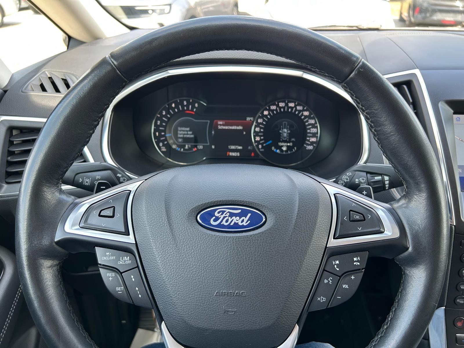 Fahrzeugabbildung Ford S-Max Titanium°7 Sitzer°Automatik°AHK°Kamera°Nav