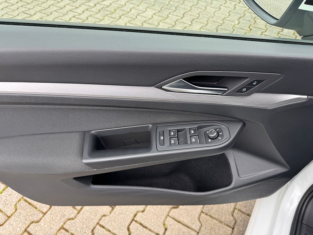 Golf VIII 1.5 eTSI DSG *LED*NAVI*KEYLESS*