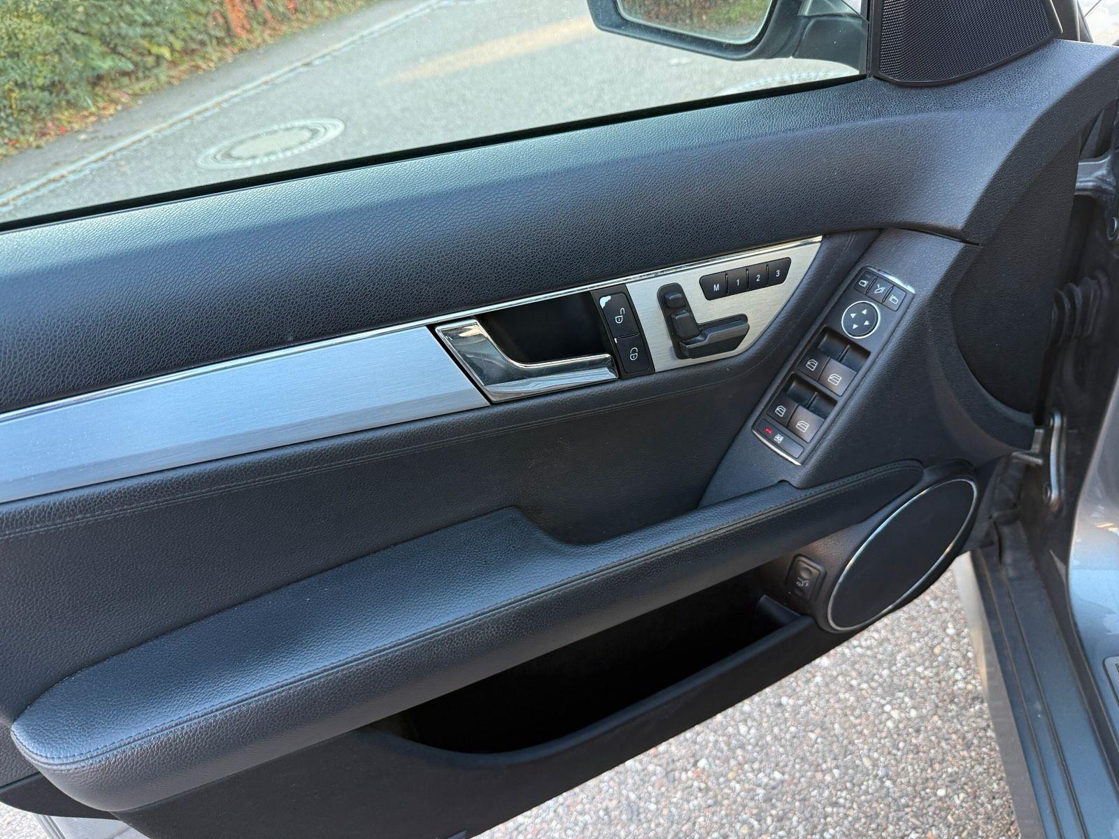 Mercedes-Benz C320 2008 — photo 6