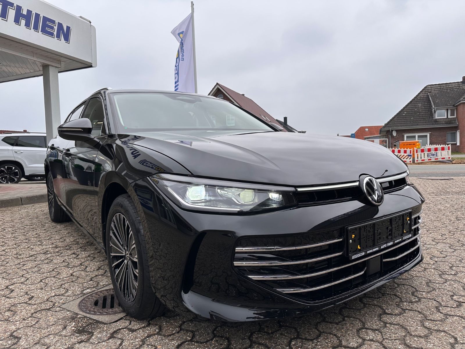 Fahrzeugabbildung Volkswagen Passat Variant 2.0 TDI Elegance Matrix/AHK/Navi