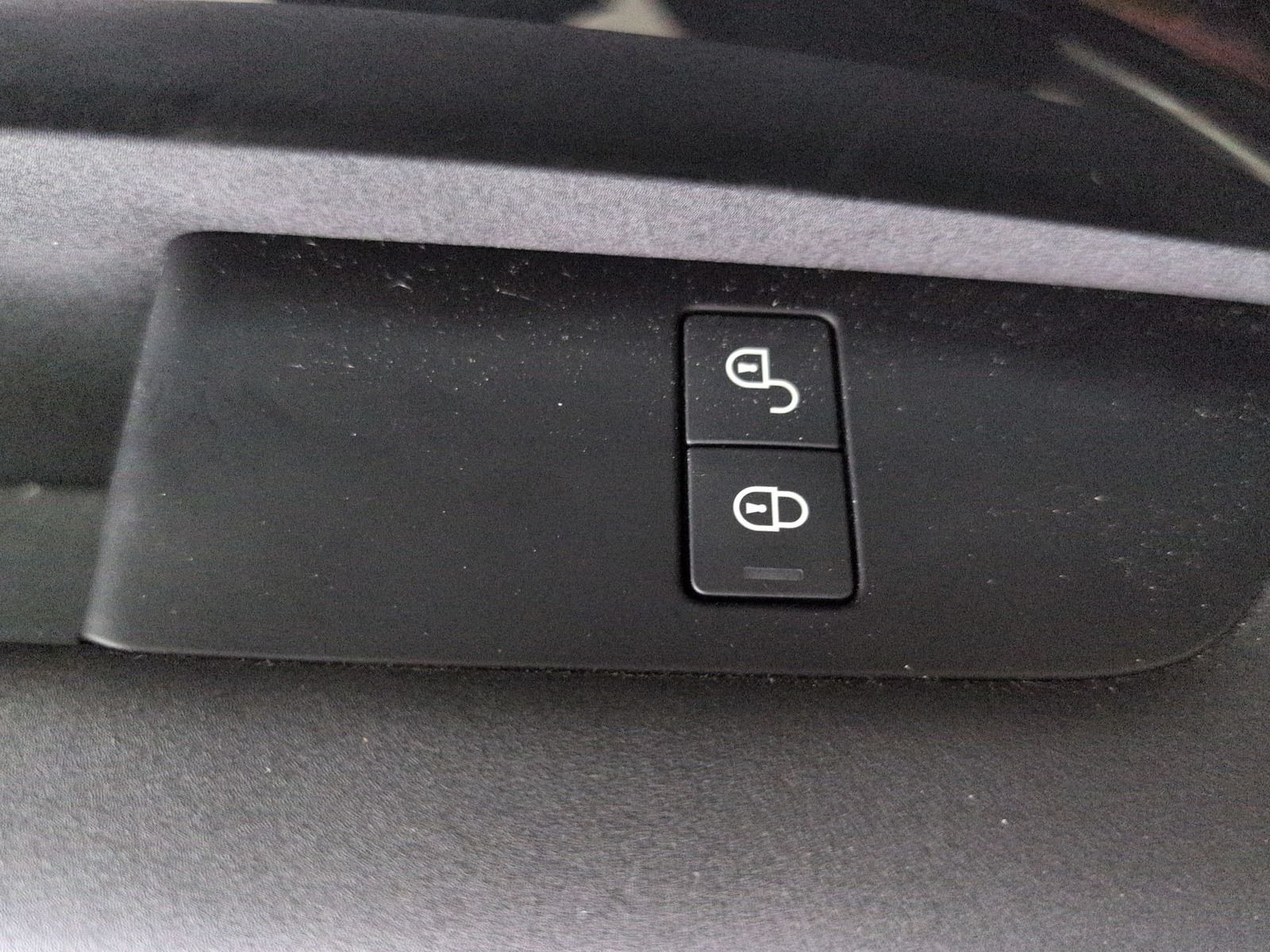 Fahrzeugabbildung Land Rover Discovery 5 2.0 TD4 SE * Leder * AHK * Navi*