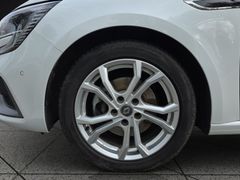 Renault Megane IV 1.6 E-TECH Plug-in 160 Grandtour R.S. 