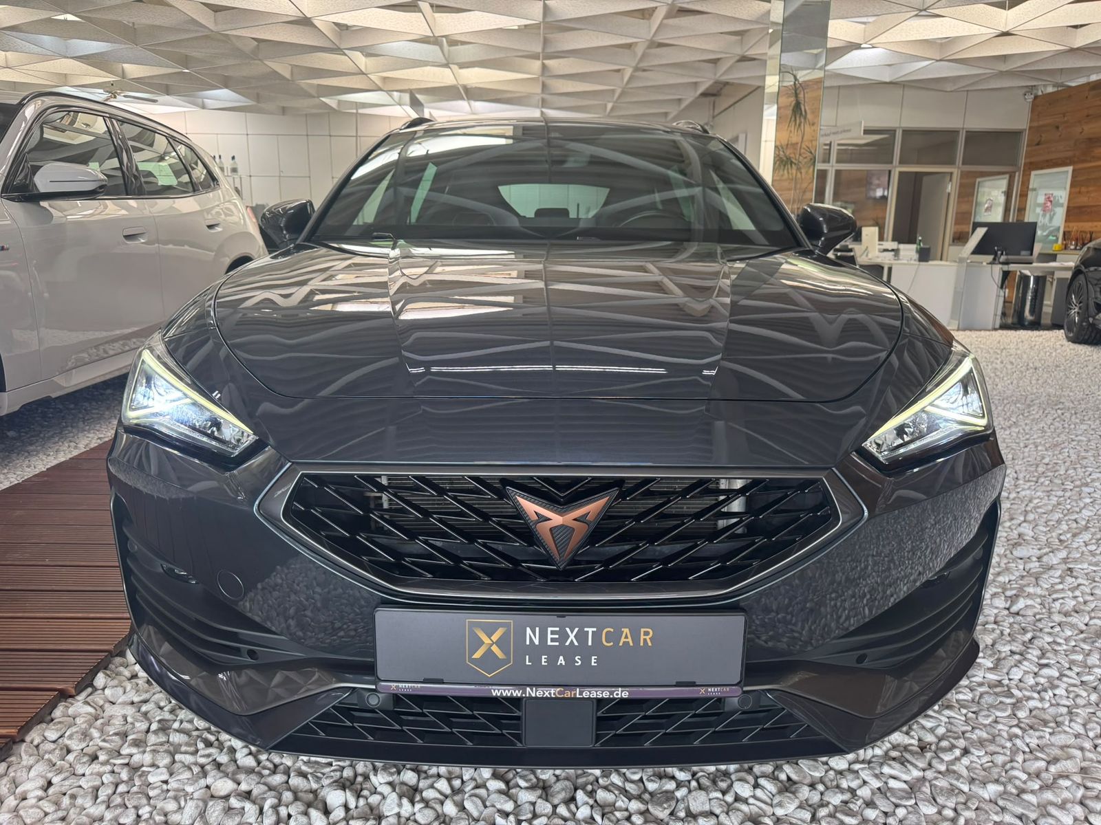 Cupra Leon VZ 19 Zoll Spur Voll-LED BeatsAudio Kessy imagem 2