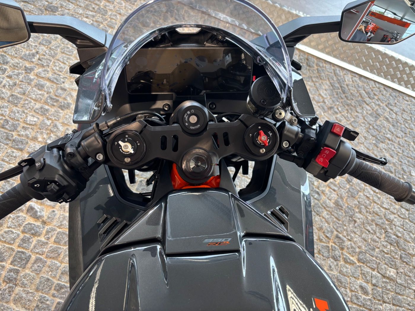 Fahrzeugabbildung KTM 990 RC R Modell 2026 48 Monate Garantie