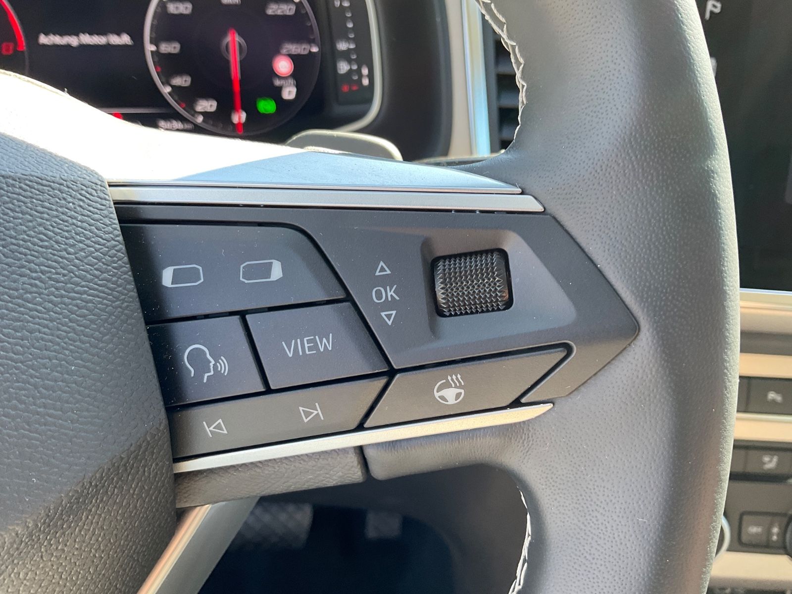 Fahrzeugabbildung SEAT Ateca 1.5 TSI Xperience DSG,LED,Kamera,Navi,GJR