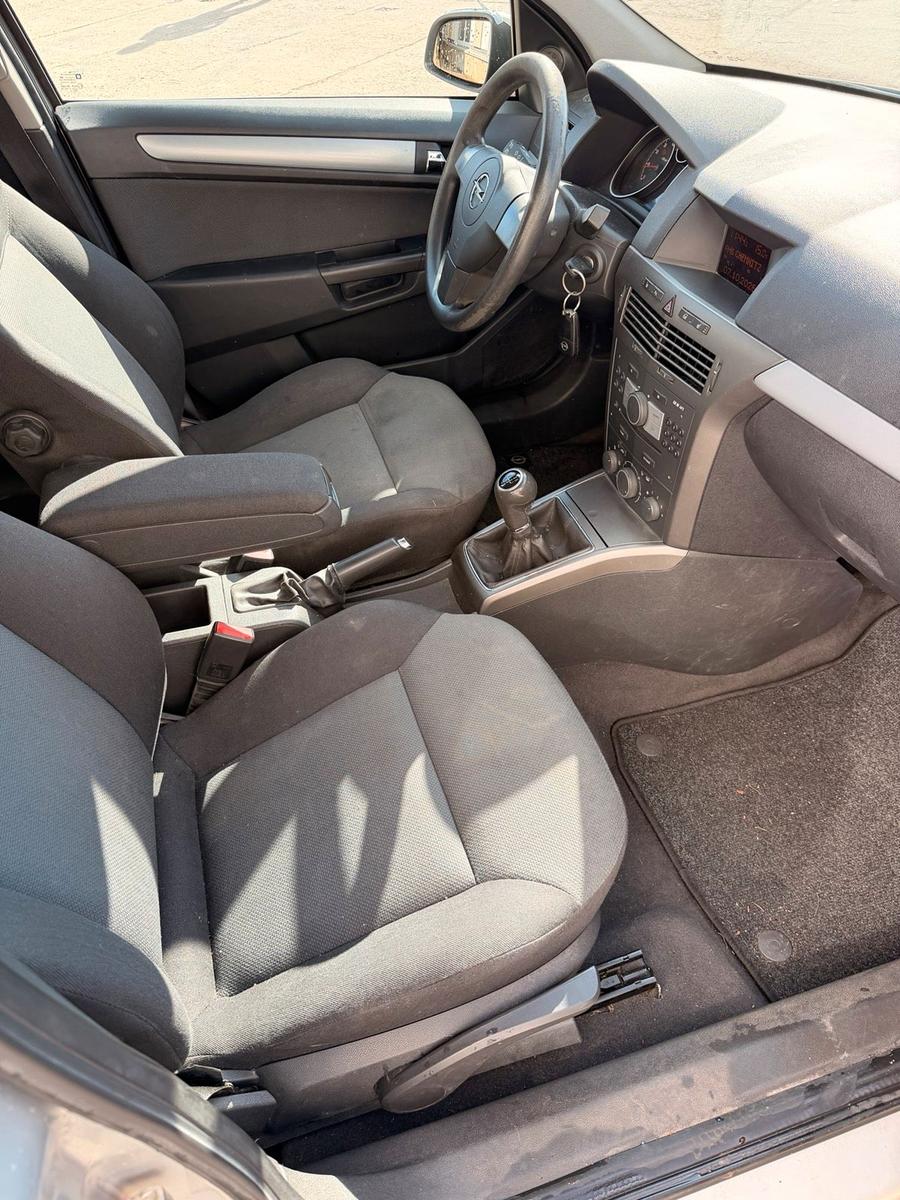 Opel Astra 2006 — photo 7