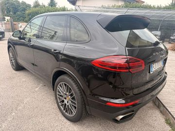 Porsche Cayenne - 6
