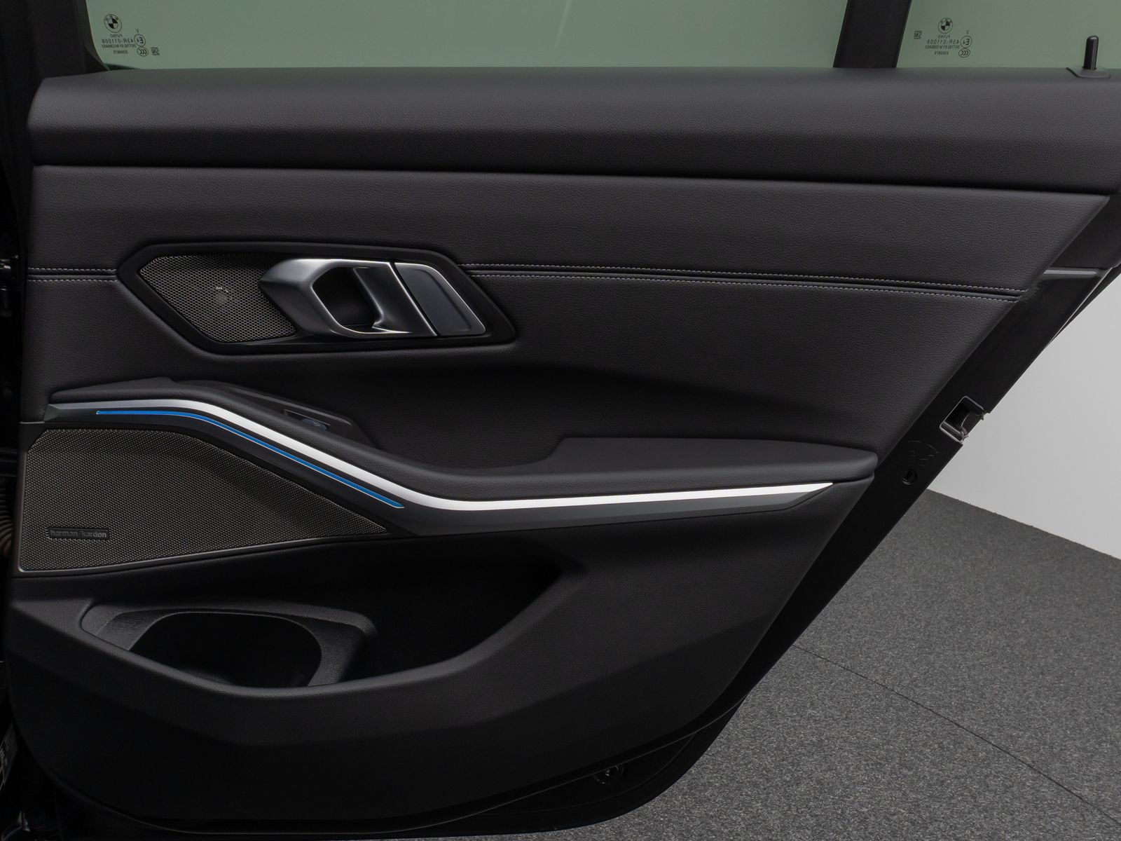 Fahrzeugabbildung BMW 330e xD M Sport Pro Kamera HUD DAB H/K Stop&Go