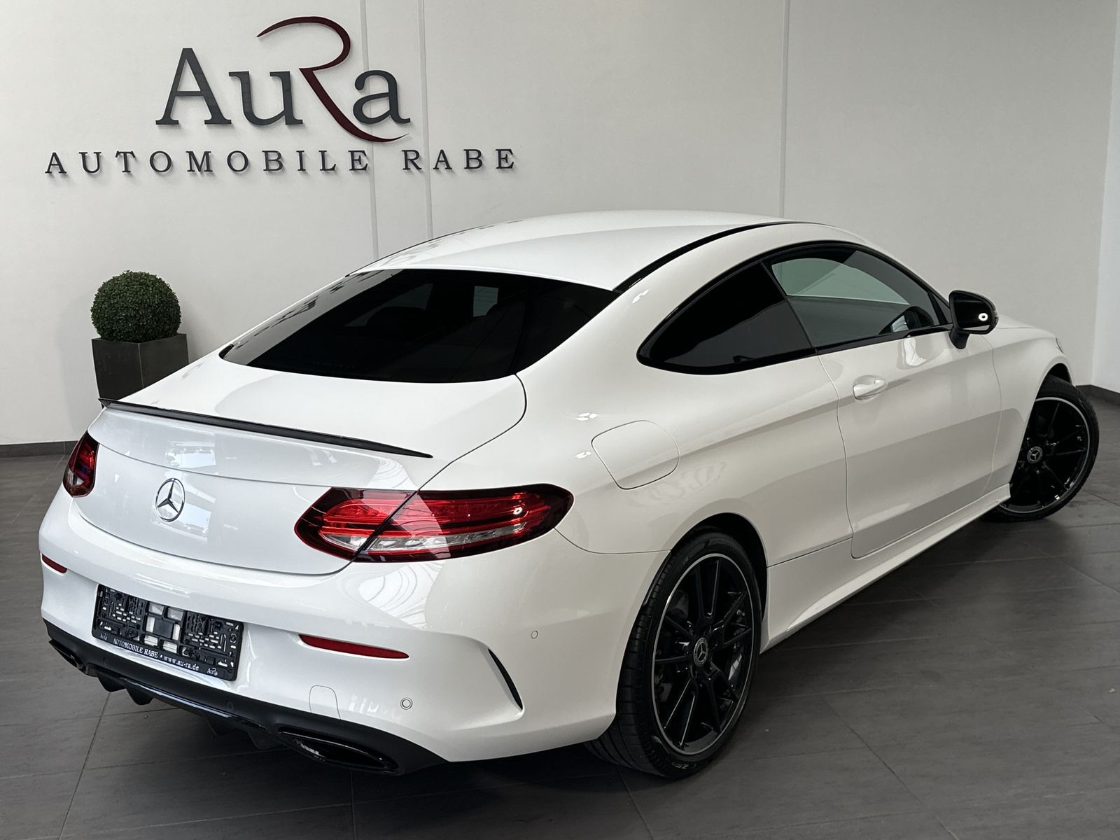 Fahrzeugabbildung Mercedes-Benz C 220d Coupé AMG-Line Plus NAV+LED+KAM+AHK+19ZO