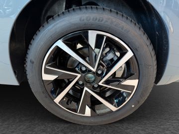 Fotografie 14 des Opel Corsa 1.2 GS Allwetter Sitzh. beh. Lenkr. CarPla