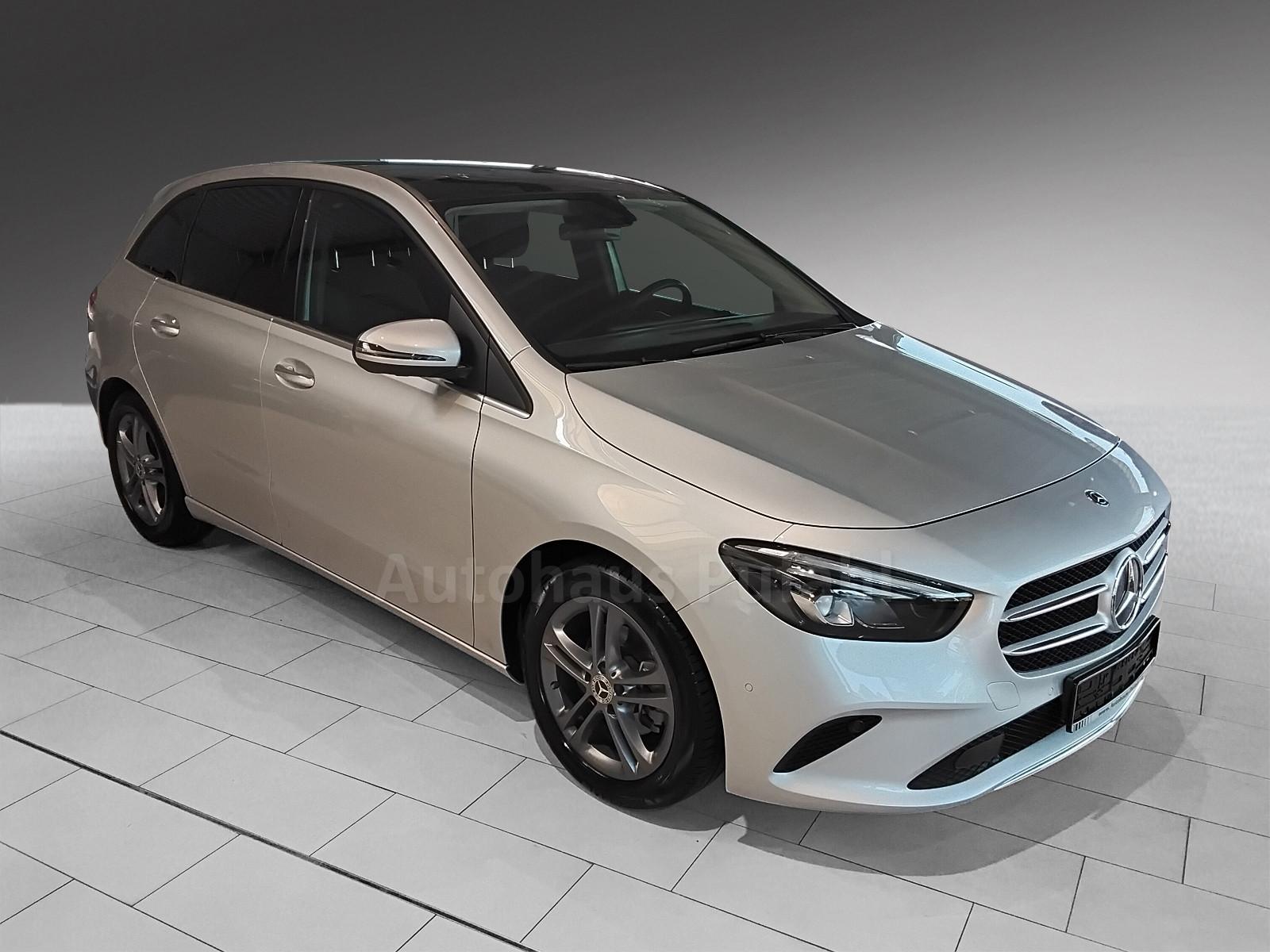 Mercedes-Benz Style alle Extras Panorama SSD Navi LED