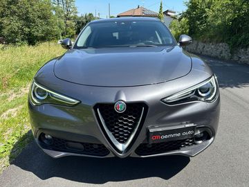 Alfa-Romeo Stelvio - 2