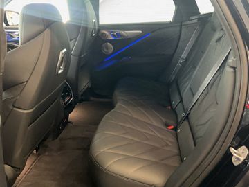 BMW XM - 7