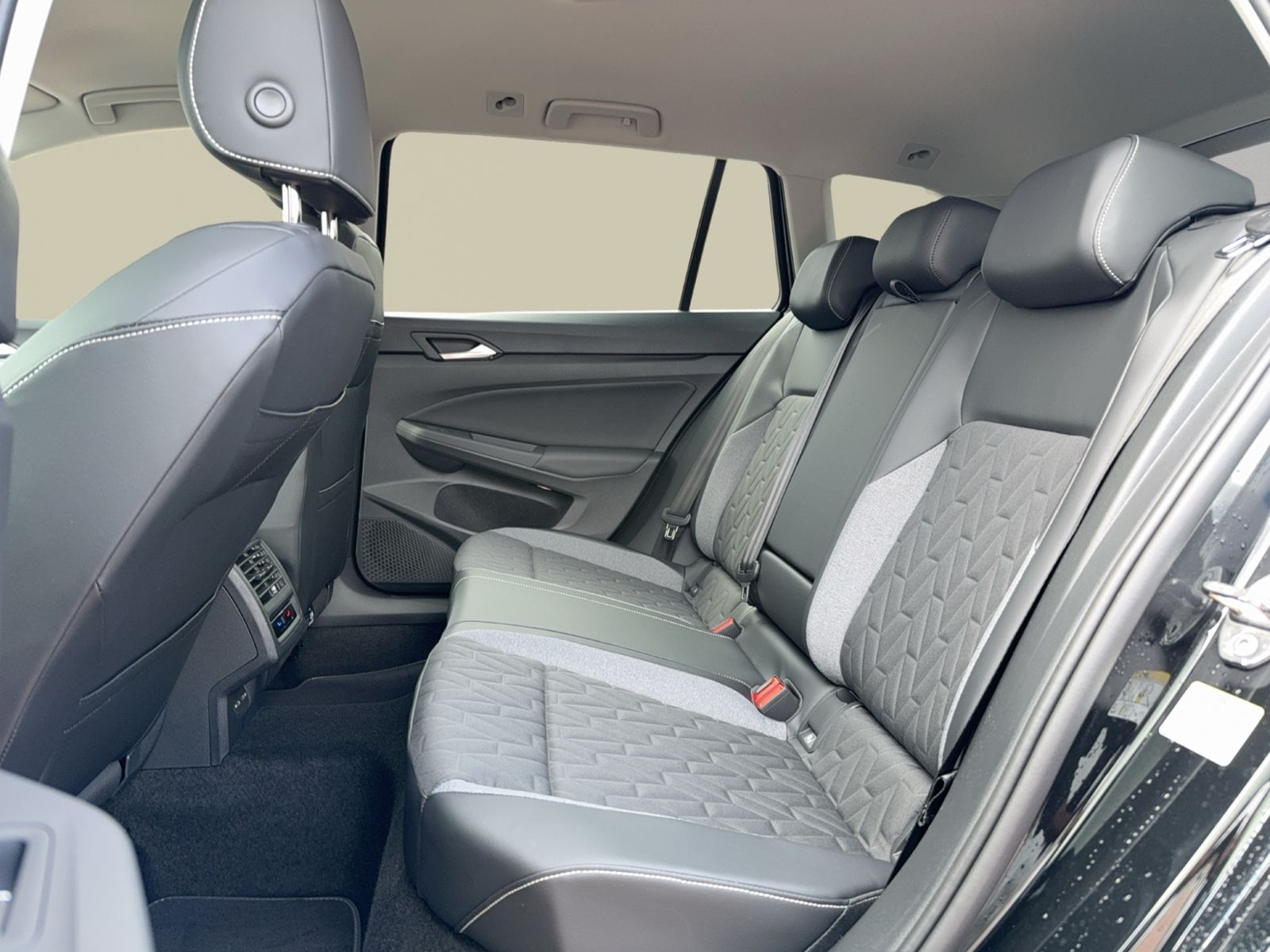 Golf Variant 1.5 TSI ENERGY, AHK, Navi, ACC DSG