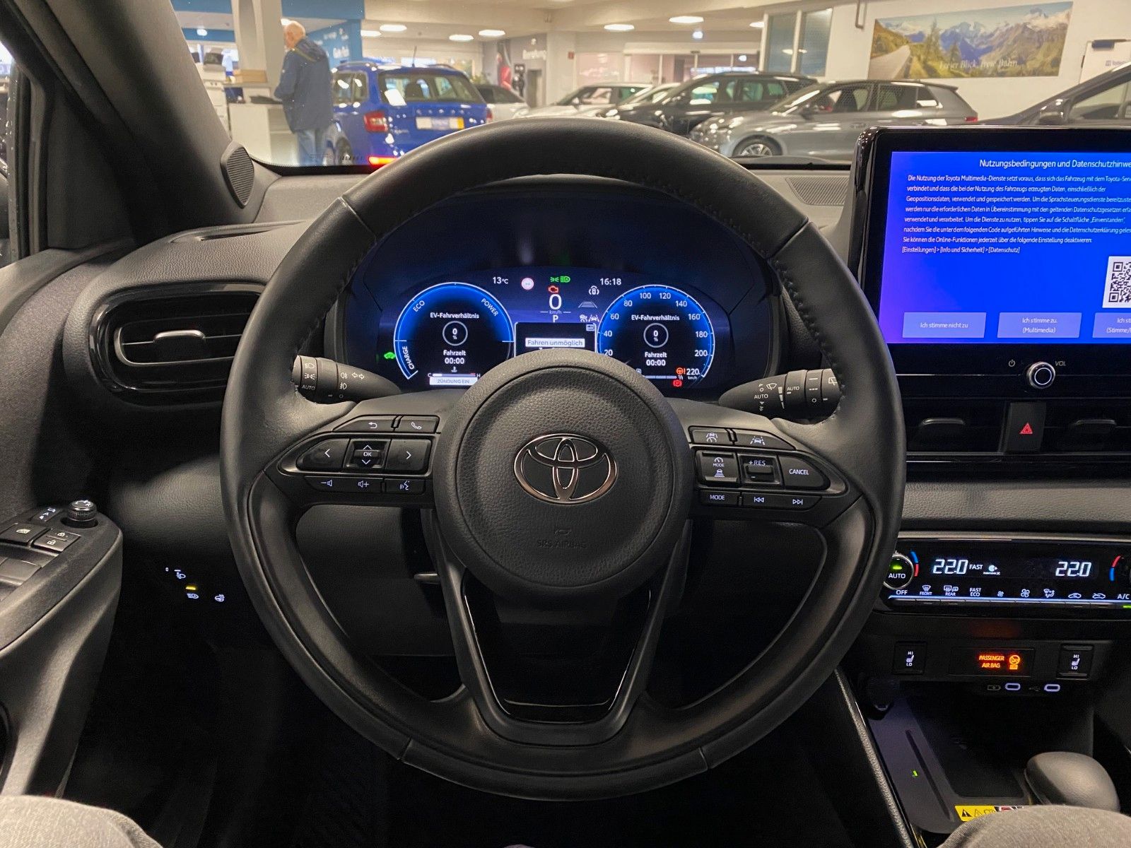 Fahrzeugabbildung Toyota Yaris Hybrid Style+KAMERA+SHZ+PDC