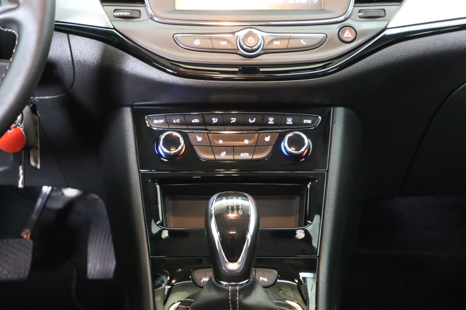 Fahrzeugabbildung Opel Astra K 1.2 i * Navi * LED * 1. Hand