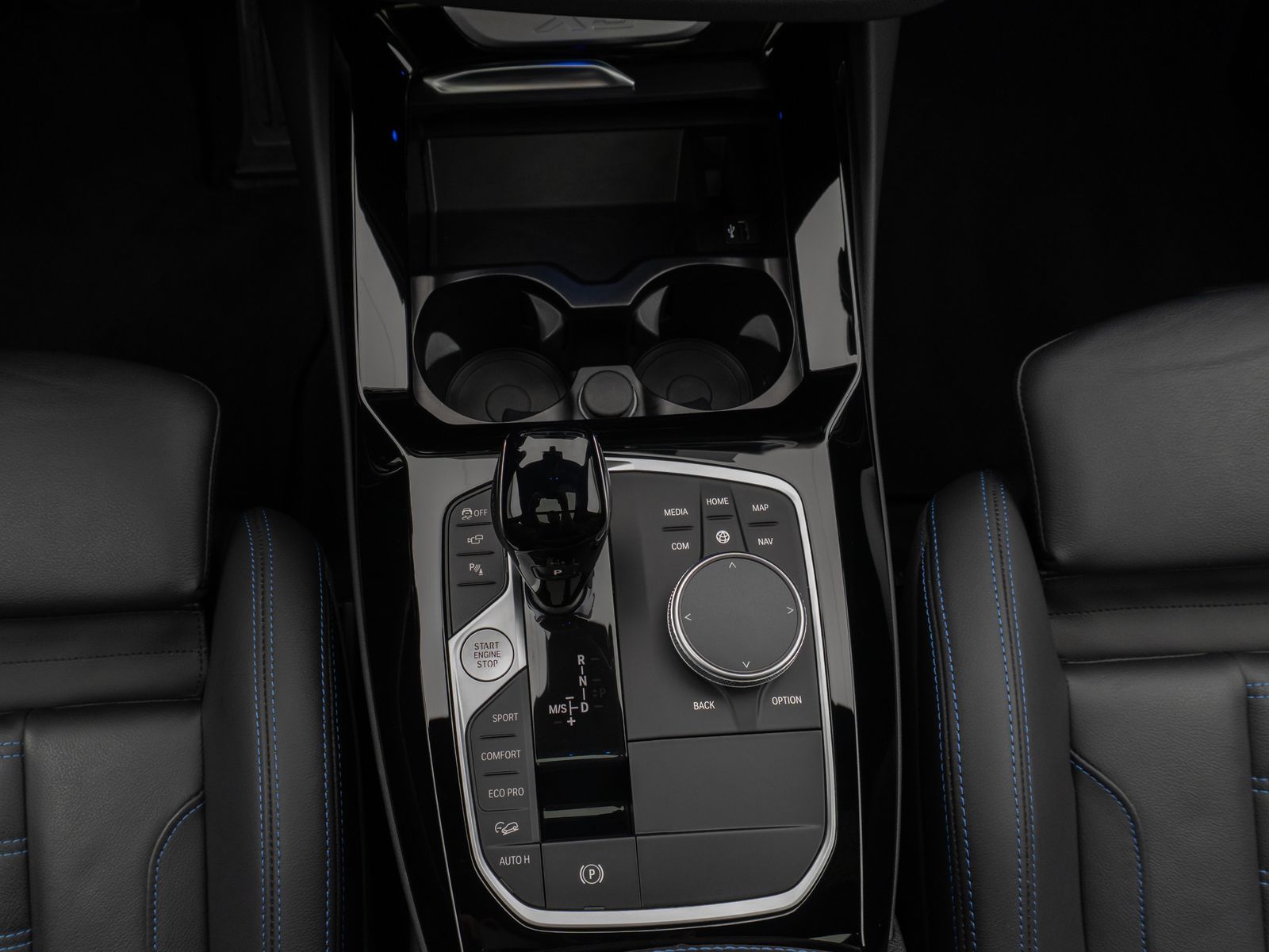 Fahrzeugabbildung BMW X3 xD30d M Sport Panorama Laser 360°HUD DAB HiFi