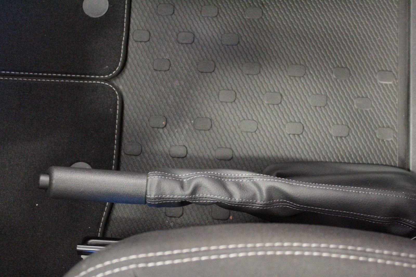Fahrzeugabbildung Renault Trafic Blue dCi 150 EDC Evo*Automatik*8-Sitzer*