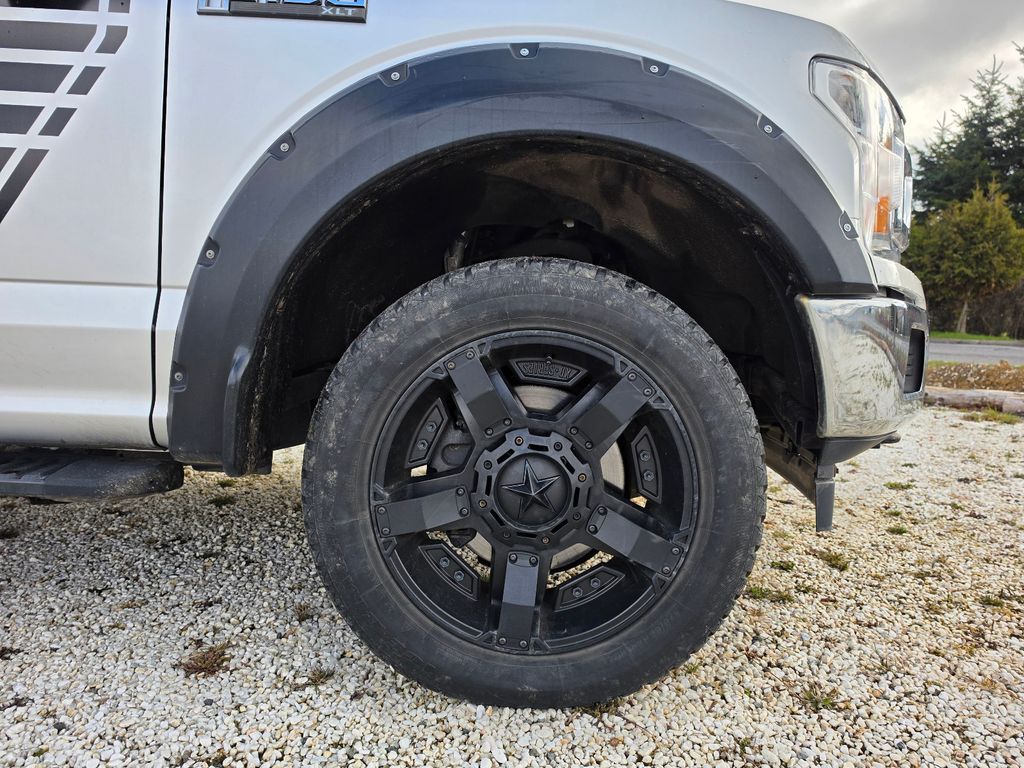 FORD F 150 Lariat 2.7 V6 Benzin FX 4x4 offroad FORD F 150 Lariat 2.7 V6 Benzin FX 4x4 offroad