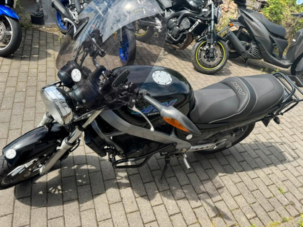 Honda NTV650 