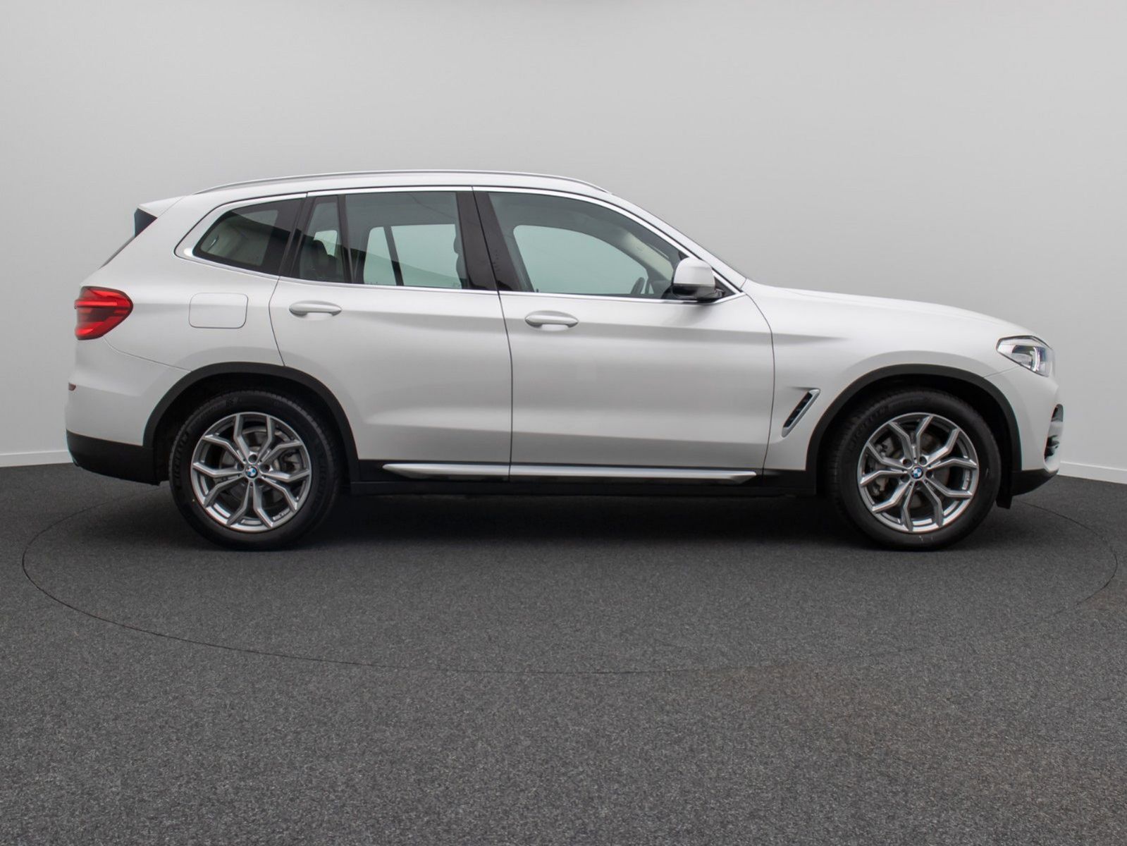 Fahrzeugabbildung BMW X3 xD30e xLine DAB HiFi Alarm AHK Sport Individu