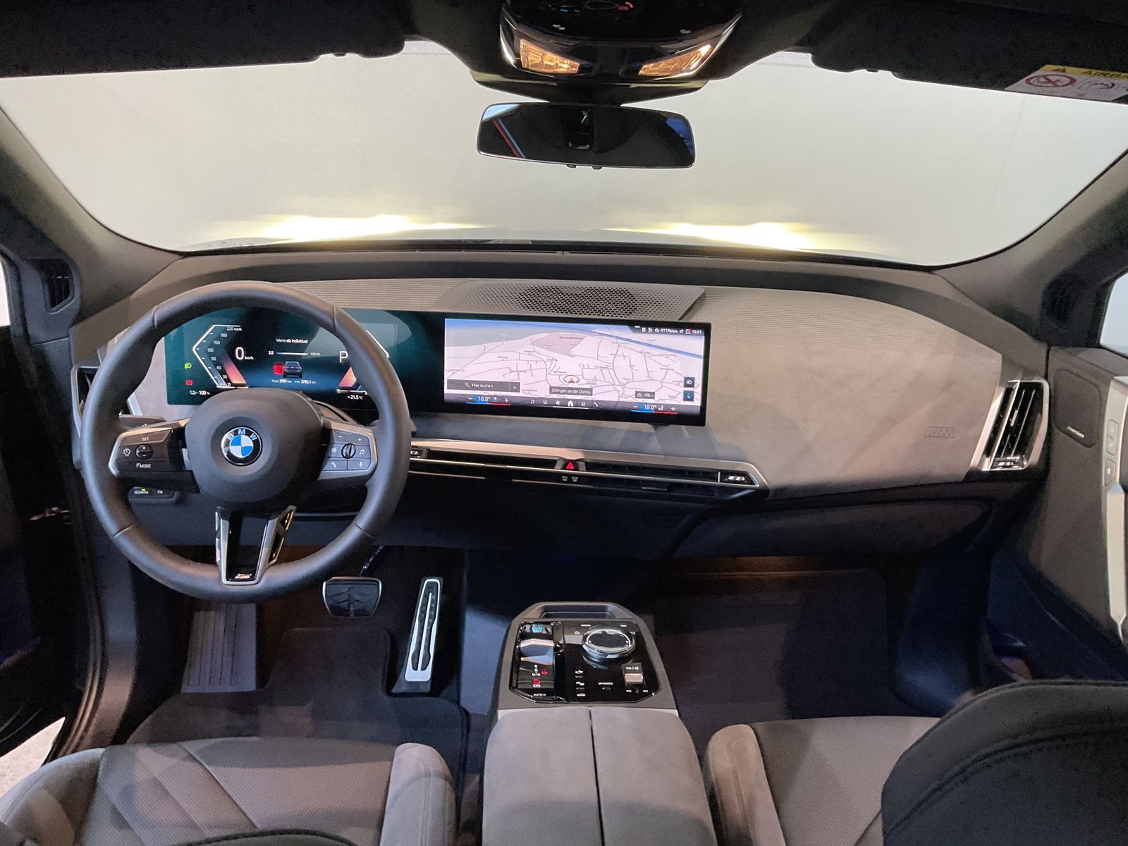 Fahrzeugeinzelansicht 7 Fahrzeugabbildung BMW iX xDrive60 |2-Achs Luftfed. |Sitzbelüft. |M Spo