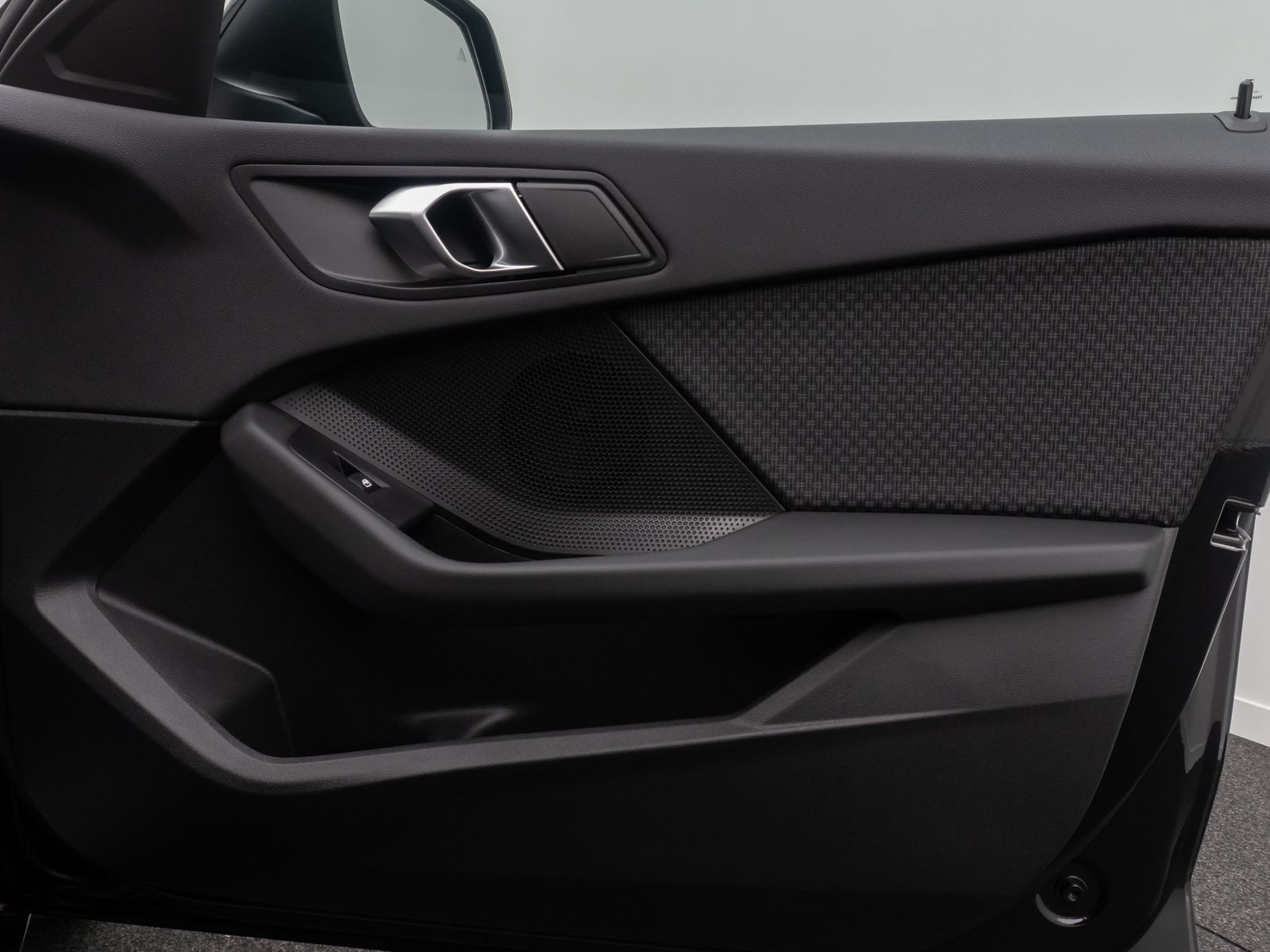 Fahrzeugabbildung BMW 118i Advantage HUD Kamera Alarm DAB CockpitProf