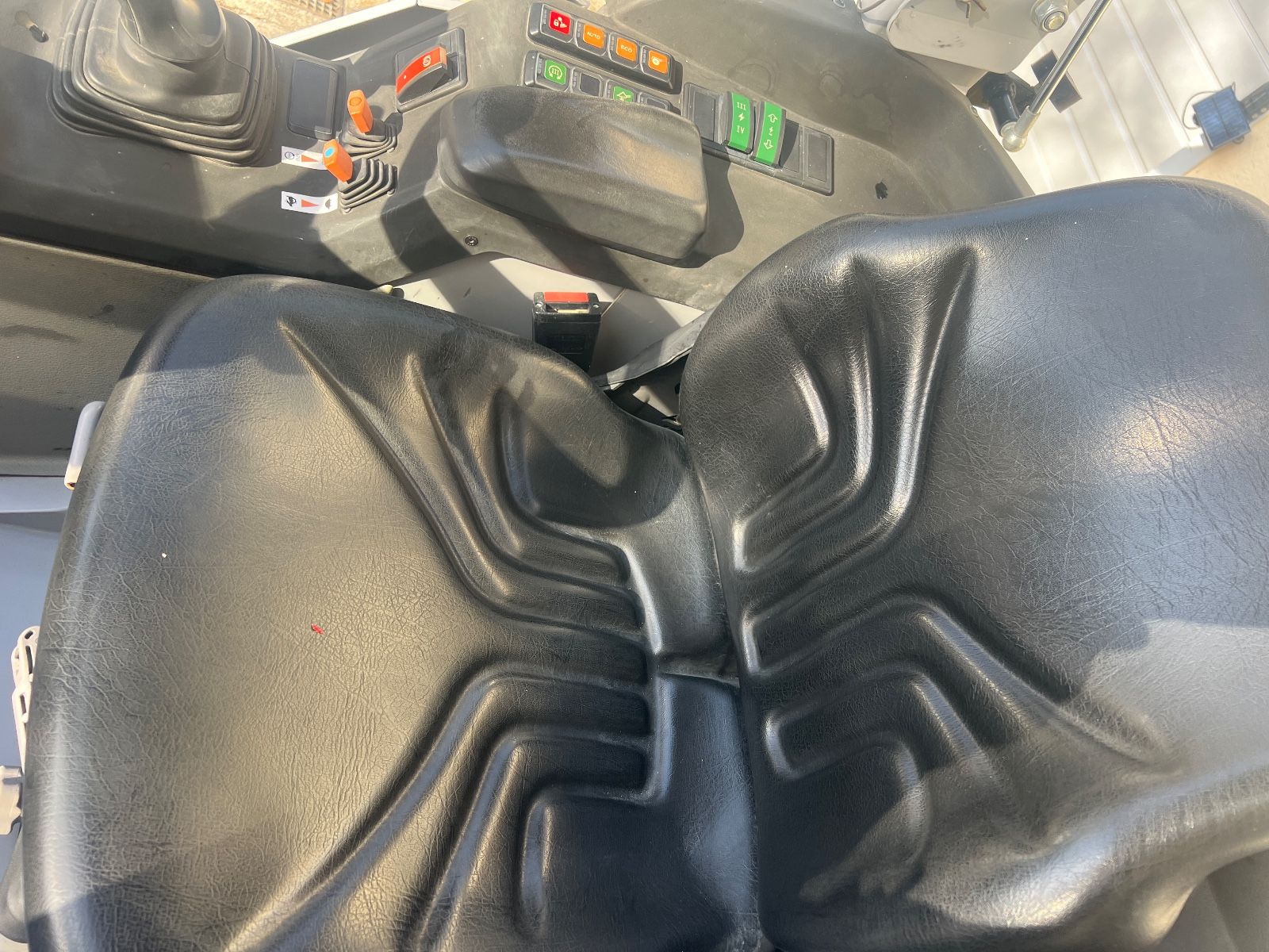 Fahrzeugabbildung Wacker WL 28 Klappdach , kurzes Hubgestell, Breitreifen