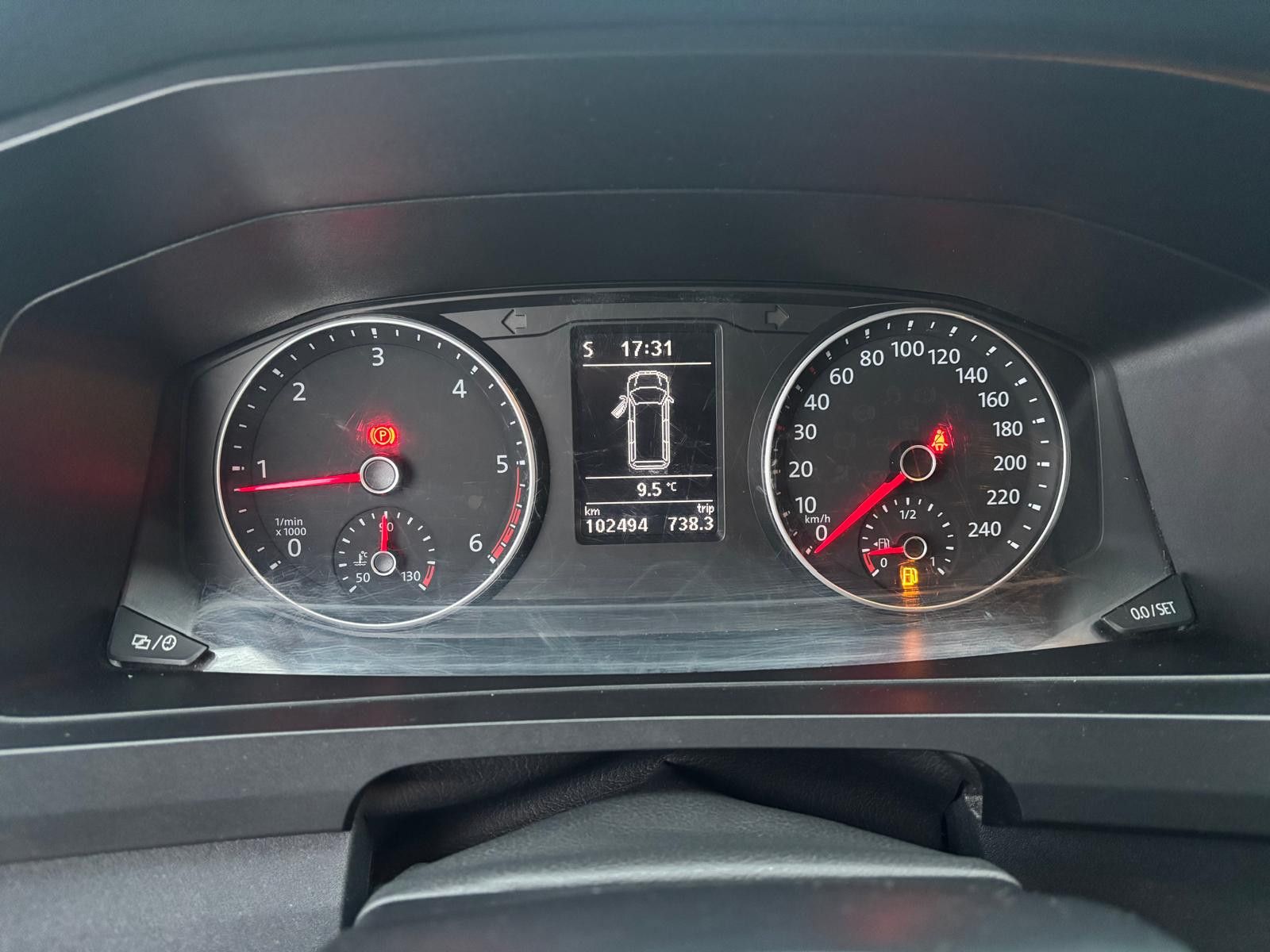 Fahrzeugabbildung Volkswagen T6 Transporter 2.0 TDI Kasten lang-STDHZ-AHK-NAV