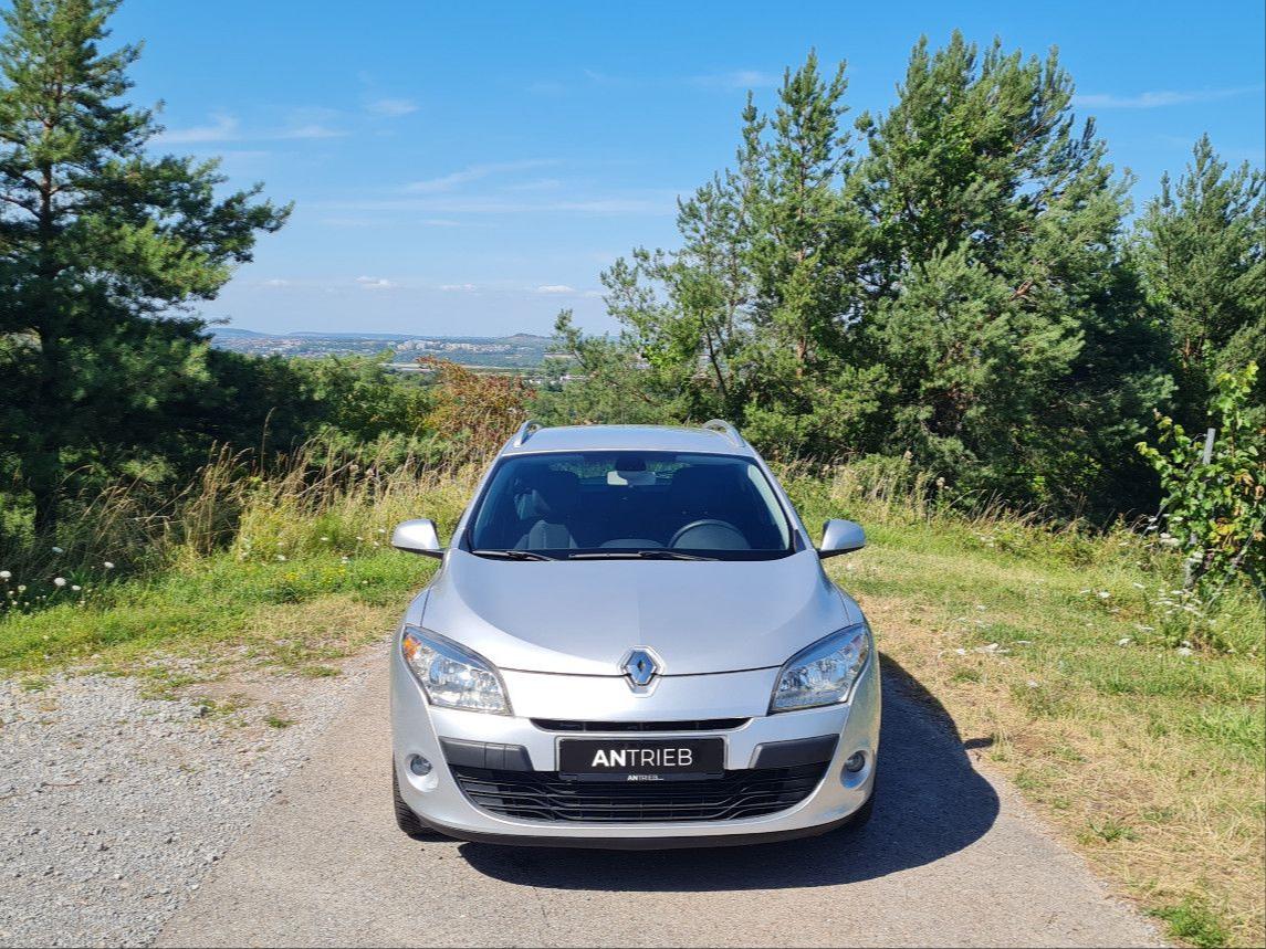 Renault Megane 2011 — photo 8