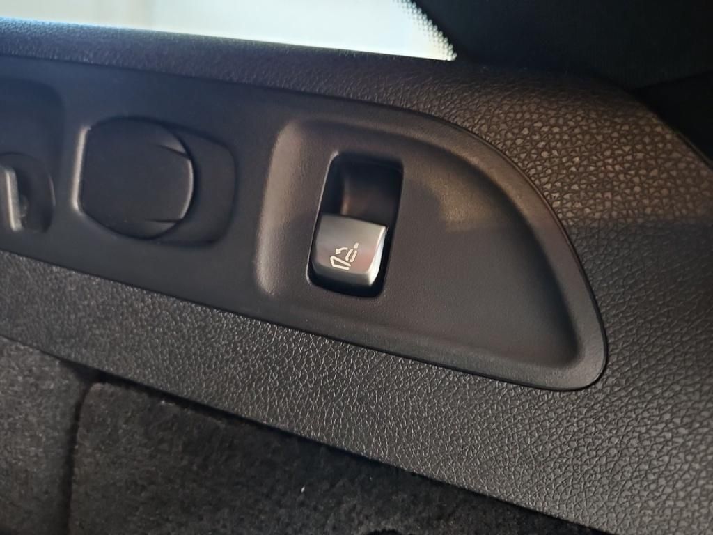 Fahrzeugabbildung Mercedes-Benz E 300 de T AMG Pano Night ACC LED Ambiente DAB