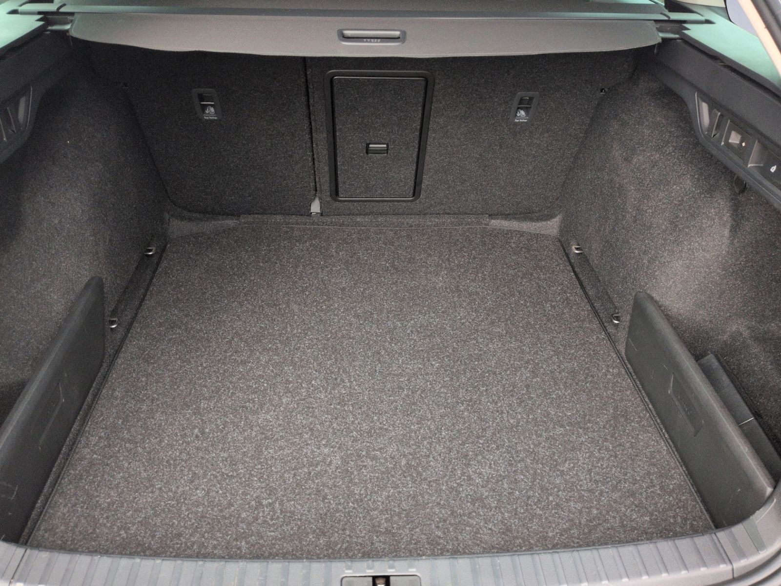 Octavia IV Combi 1.5TSI DSG Tour LED+NAV+AHK+SHZ